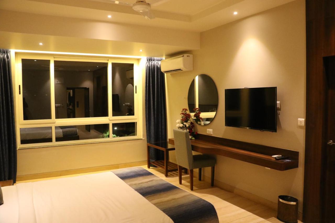 Cosmique Clarks Inn Suites Goa Margao Exterior foto